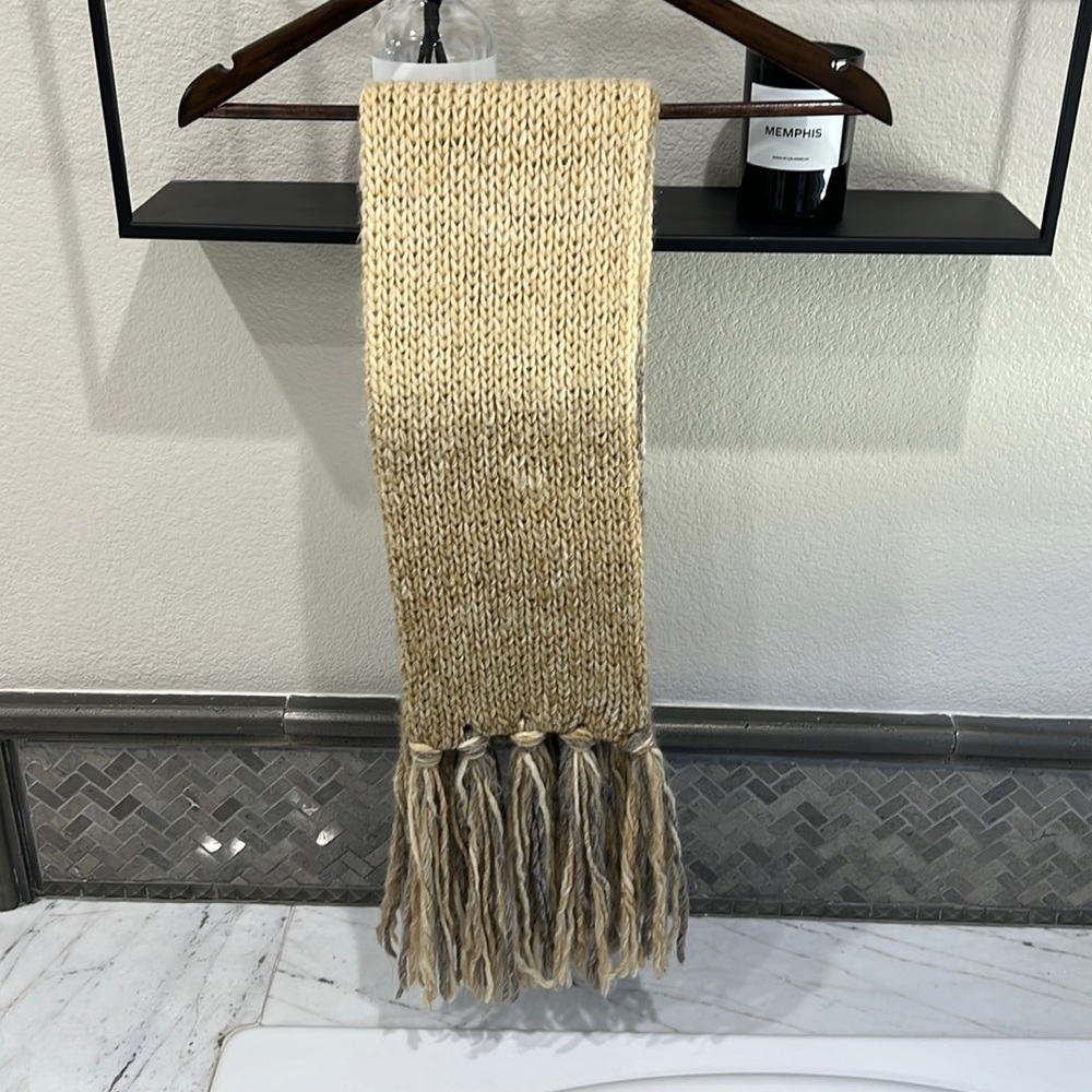 Cream/Gray Scarf